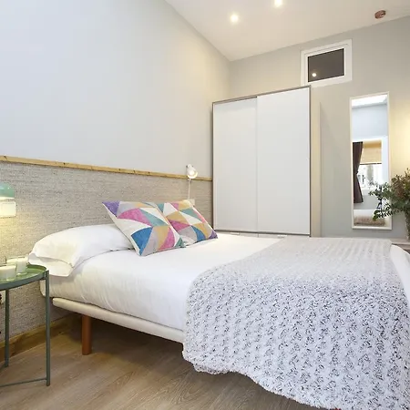 Cozy Gracia 2 Bedrooms *