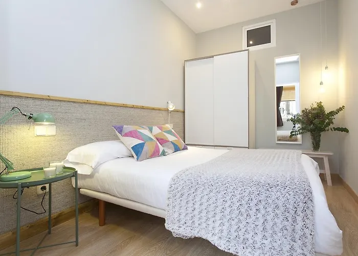 Cozy Gracia 2 Bedrooms *
